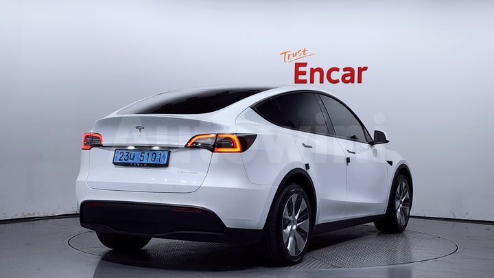 Tesla Model Y 2021 — 2
