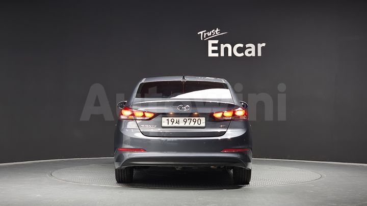 Hyundai Avante 2017 — 4