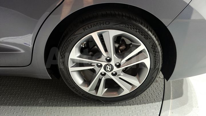 Hyundai Avante 2017 — 5