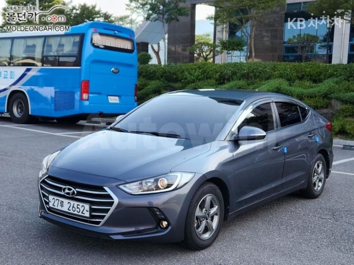 Hyundai Avante 2018 — 3