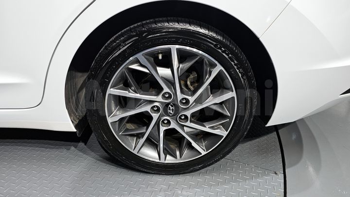 Hyundai Avante 2020 — 5