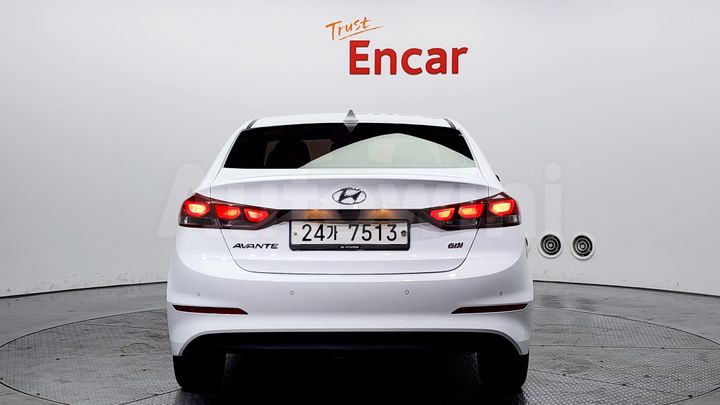 Hyundai Avante 2017 — 4