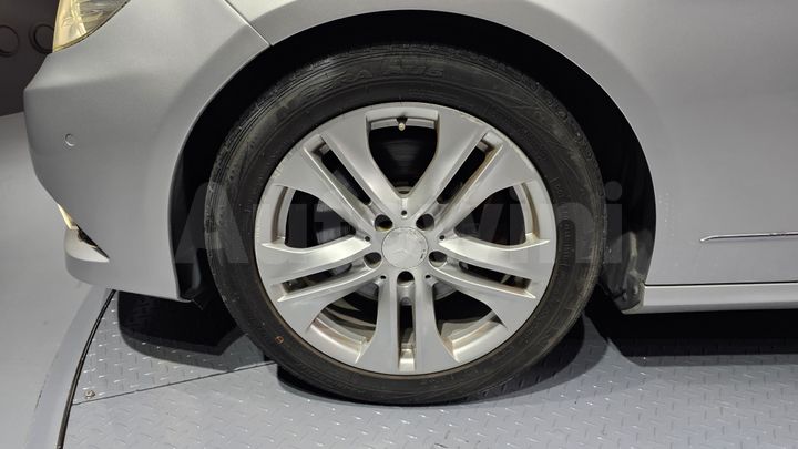 Mercedes-Benz E Class 2010 — 5