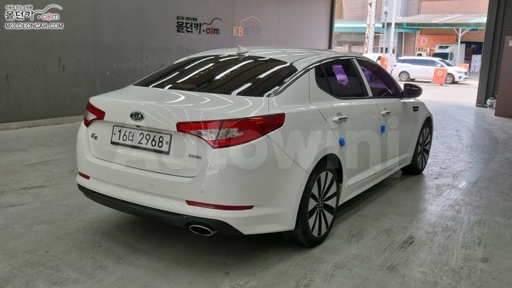 Kia K5 2012 — 2