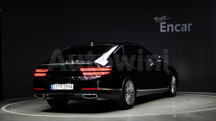 Genesis G80 2022 — 2