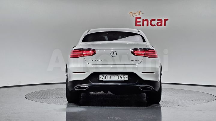 Mercedes Benz GLC Class 2018 — 4