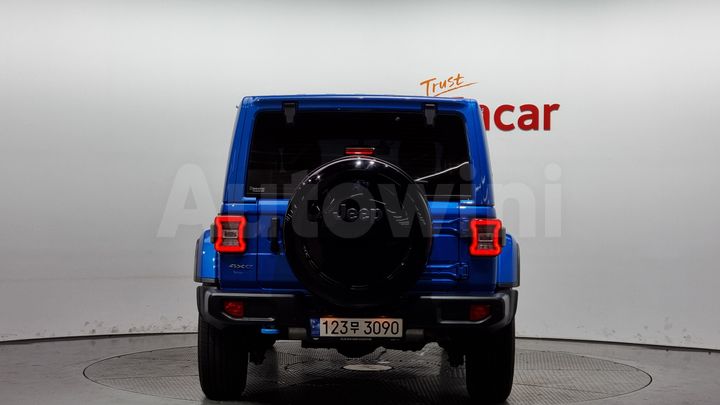 Jeep Wrangler 2022 — 4