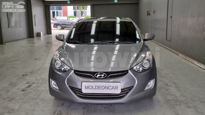 Hyundai Avante 2015 — 3