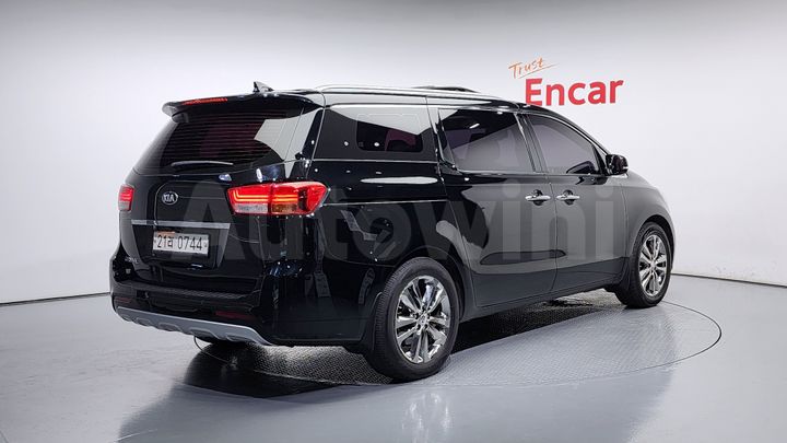 Kia Carnival 2017 — 2