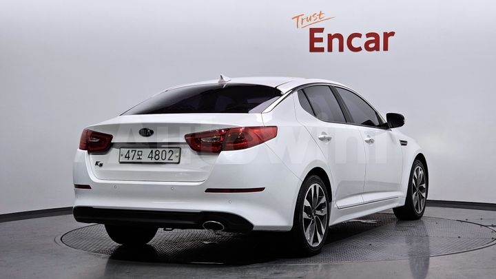 Kia K5 2015 — 2