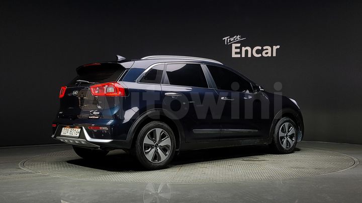 Kia Niro 2017 — 2
