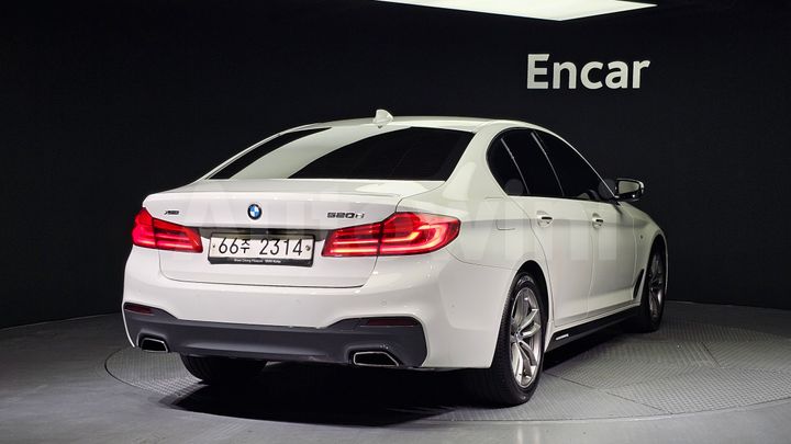 BMW 5 Series 2017 — 2