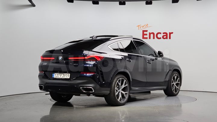 BMW X6 2021 — 2