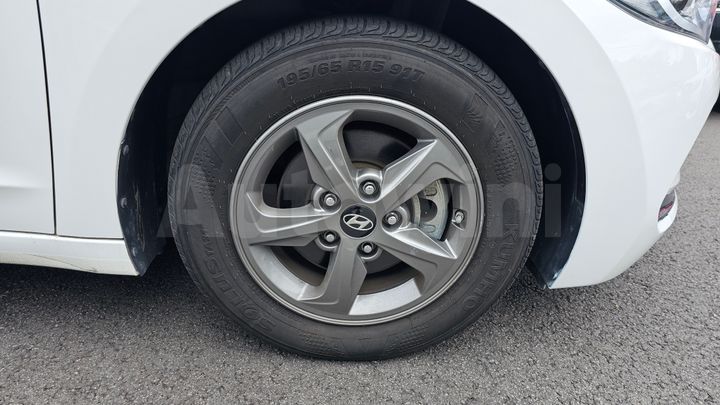 Hyundai Avante 2016 — 5