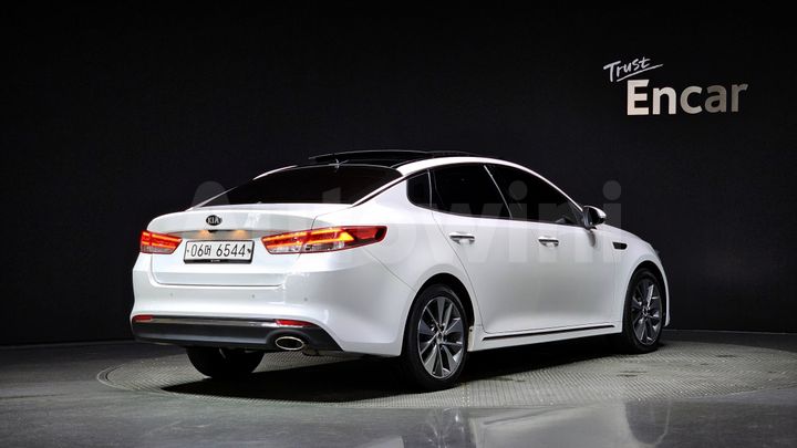 Kia K5 2017 — 2