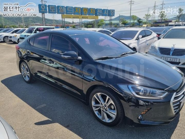Hyundai Avante 2017 — 3