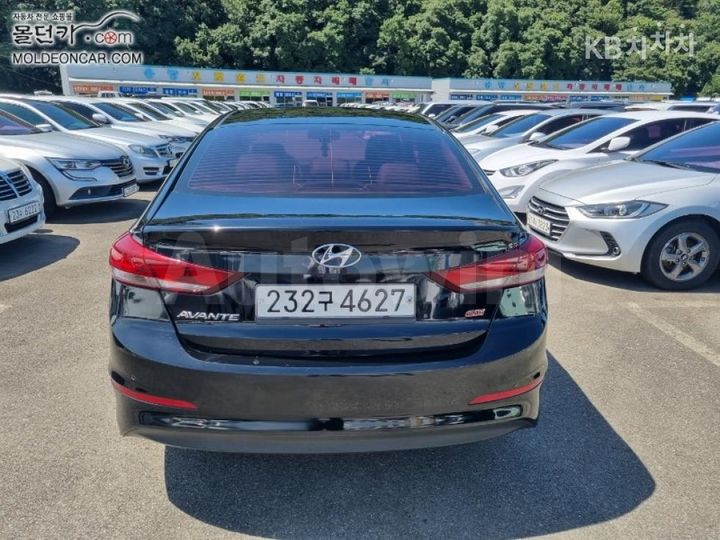 Hyundai Avante 2017 — 4