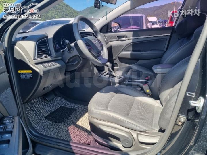 Hyundai Avante 2017 — 5