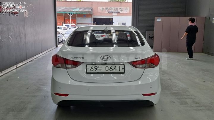 Hyundai Avante 2015 — 4