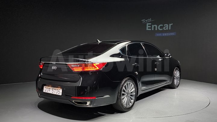 Kia K7 2019 — 2