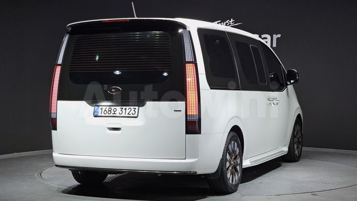 Hyundai Staria 2022 — 2