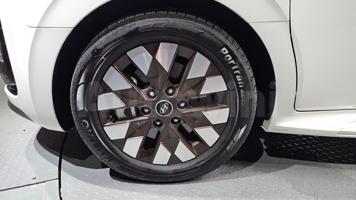 Hyundai Staria 2022 — 5