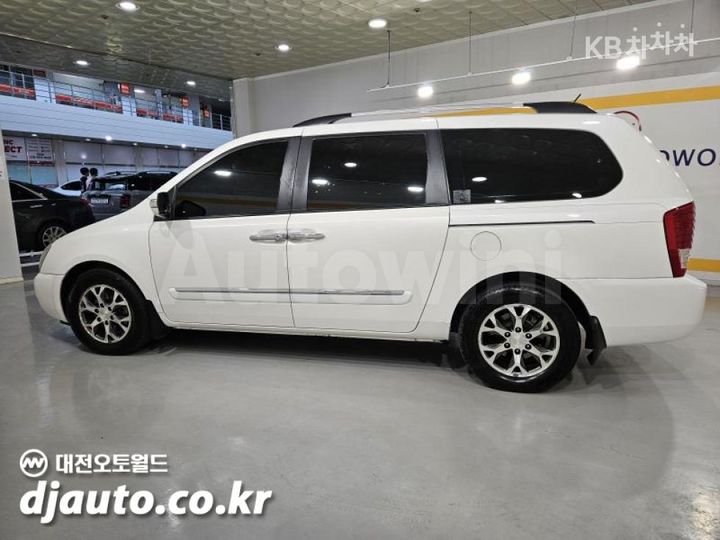 Kia Carnival 2013 — 3