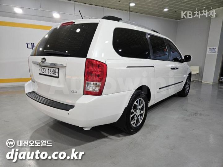Kia Carnival 2013 — 5