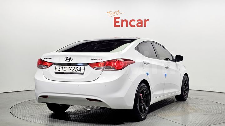 Hyundai Avante 2012 — 2