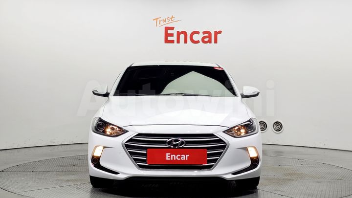 Hyundai Avante 2018 — 3