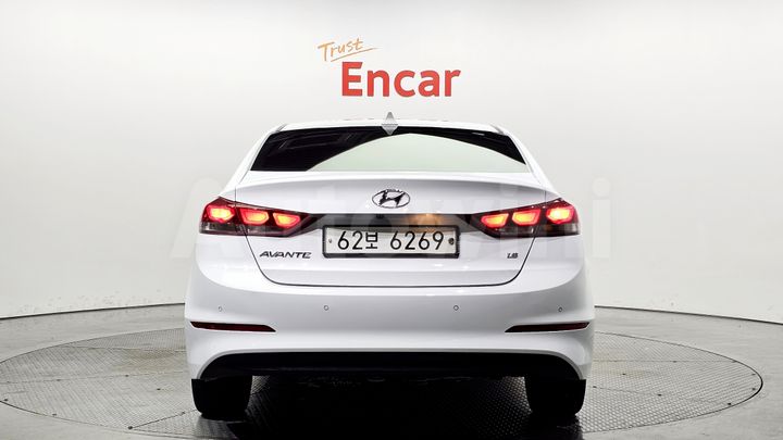 Hyundai Avante 2018 — 4