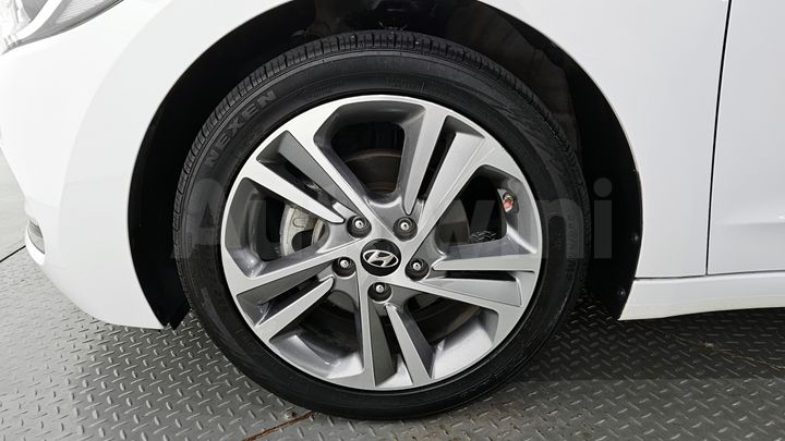 Hyundai Avante 2018 — 5