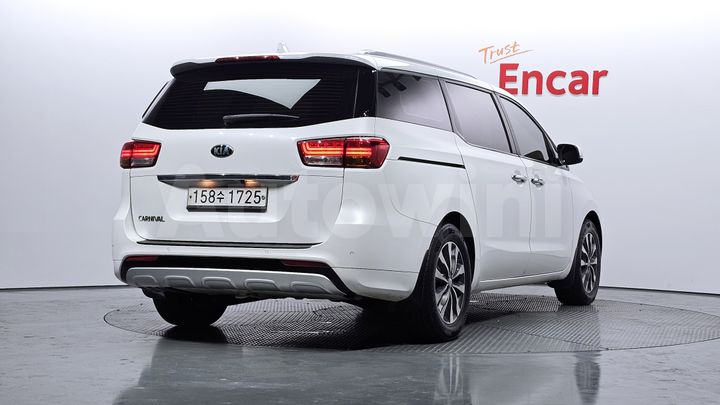 Kia Carnival 2018 — 2