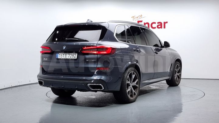 BMW X5 2021 — 2