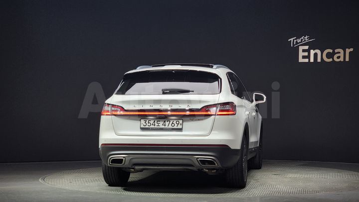 Lincoln Nautilus 2020 — 4