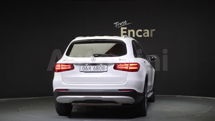Mercedes Benz GLC Class 2019 — 4