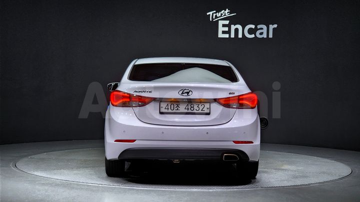 Hyundai Avante 2015 — 4