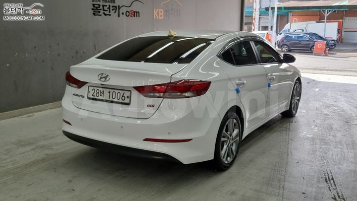 Hyundai Avante 2017 — 2