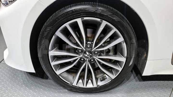 Kia Stinger 2018 — 5
