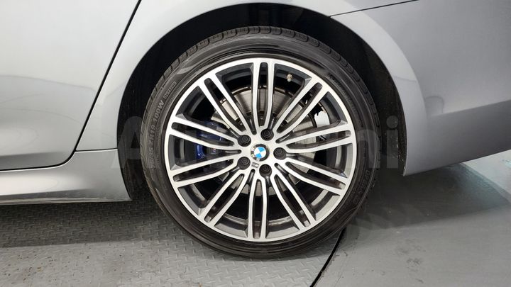 BMW 5 Series 2018 — 5