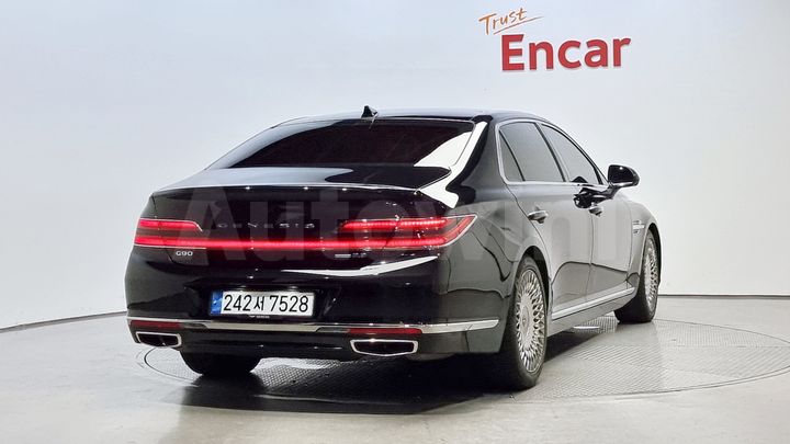 Genesis G90 2020 — 2