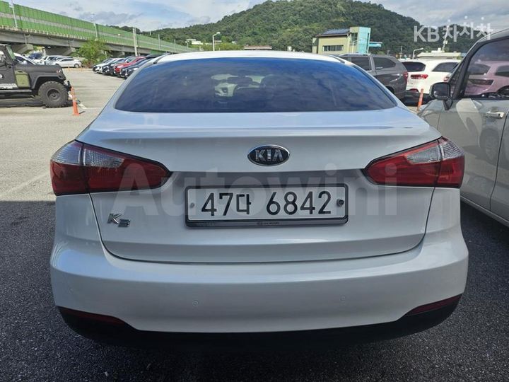 Kia K3 2015 — 4