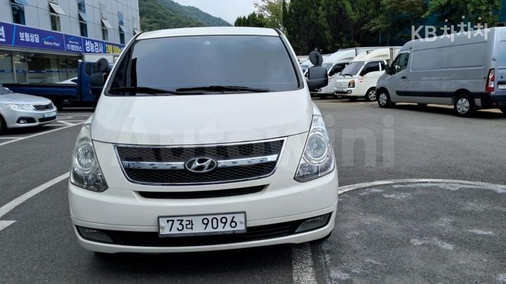 Hyundai Starex 2012 — 2