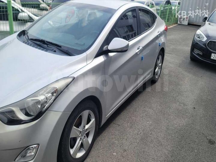 Hyundai Avante 2014 — 2