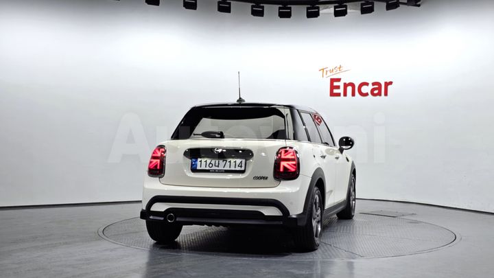 Mini Cooper 2022 — 4