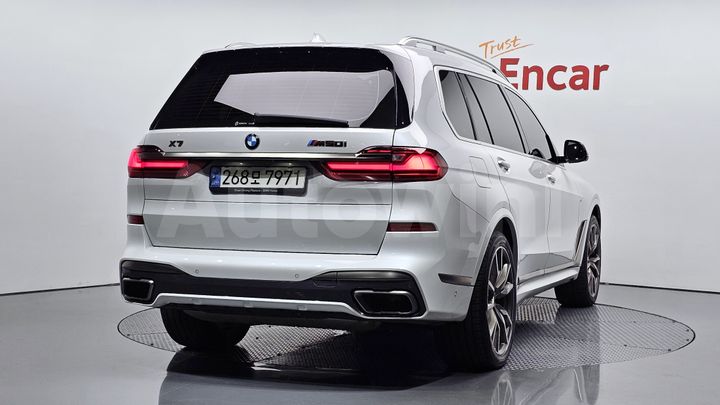 BMW X7 2021 — 2