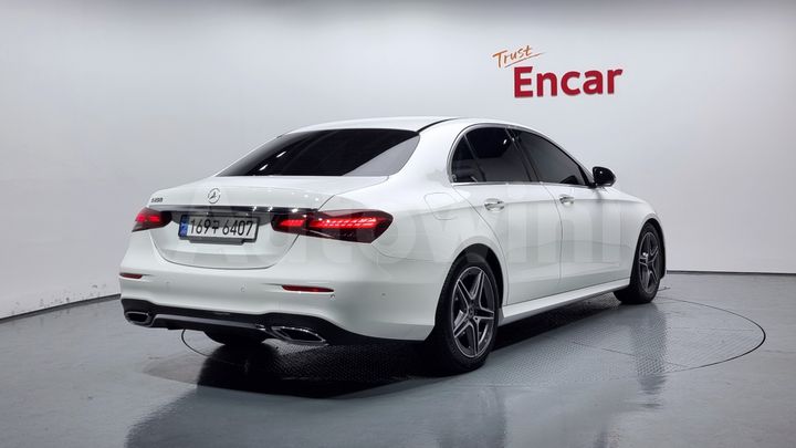 Mercedes-Benz E Class 2023 — 2