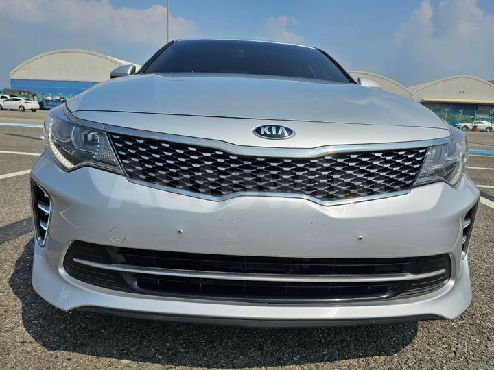 Kia K5 2017 — 2