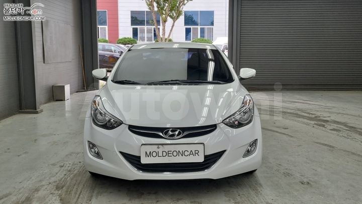 Hyundai Avante 2011 — 3