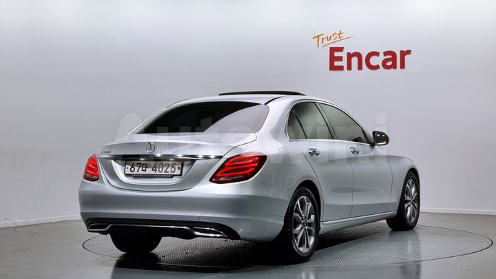 Mercedes-Benz C Class 2017 — 2